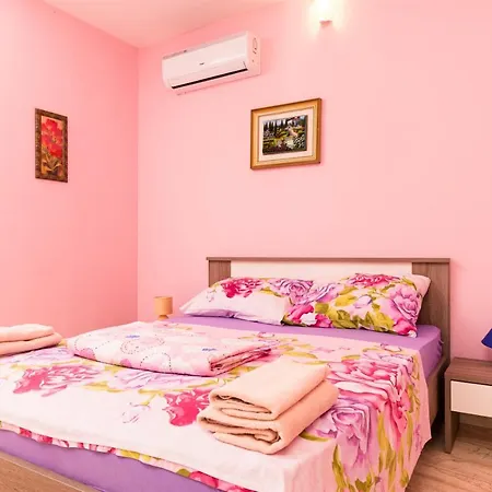 Lovely House 度假居 罗维尼