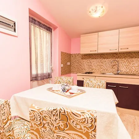 Tatil Evi Lovely House Rovinj