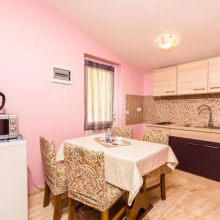 Nyaraló Lovely House Rovinj