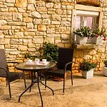 Lovely House روفينج