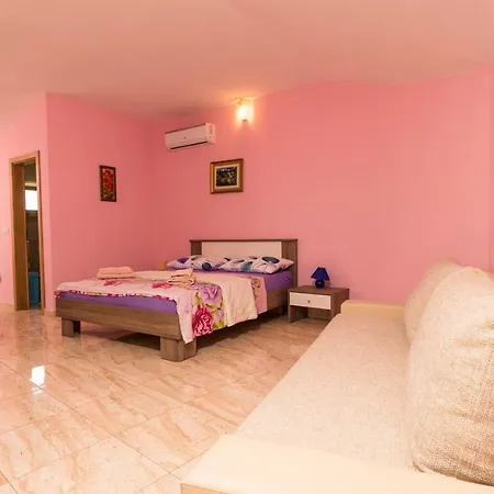 Lovely House Dom wakacyjny *