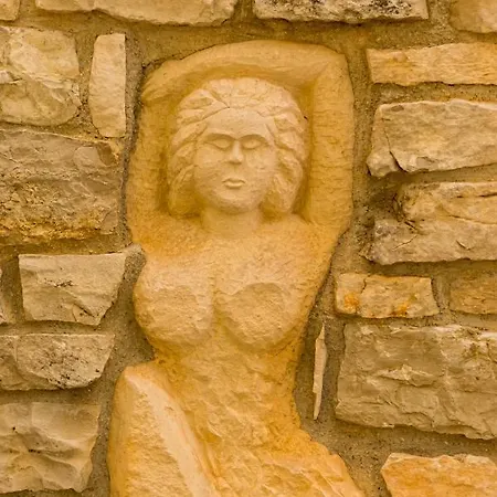 Dom wakacyjny Lovely House *