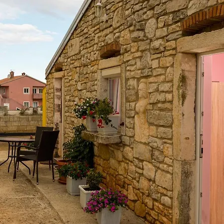 Hébergement de vacances Lovely House *